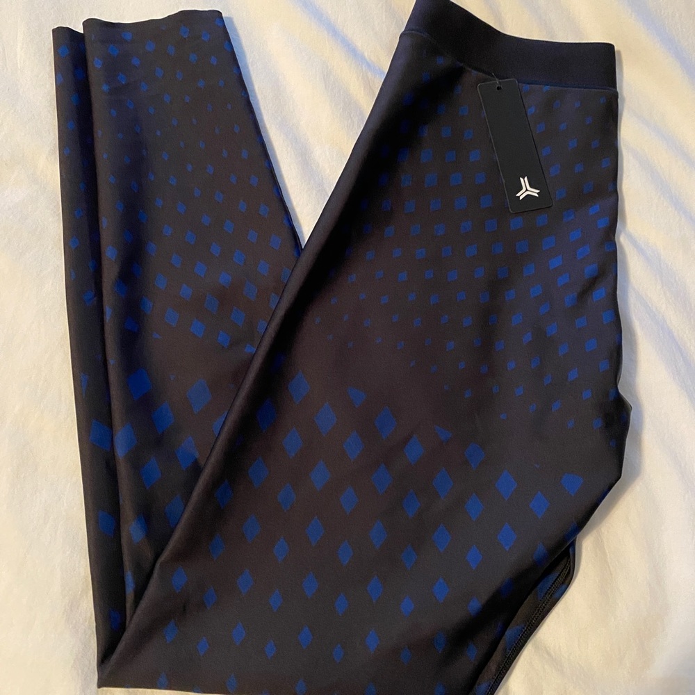 NWT ultracor leggings, sz L